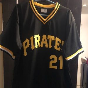 Roberto Clemente baseball jersey size